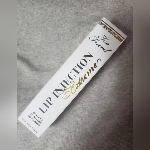 Lip Injection - Picture 1 of 4